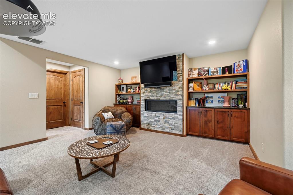 Image 25 of 48: Family Room