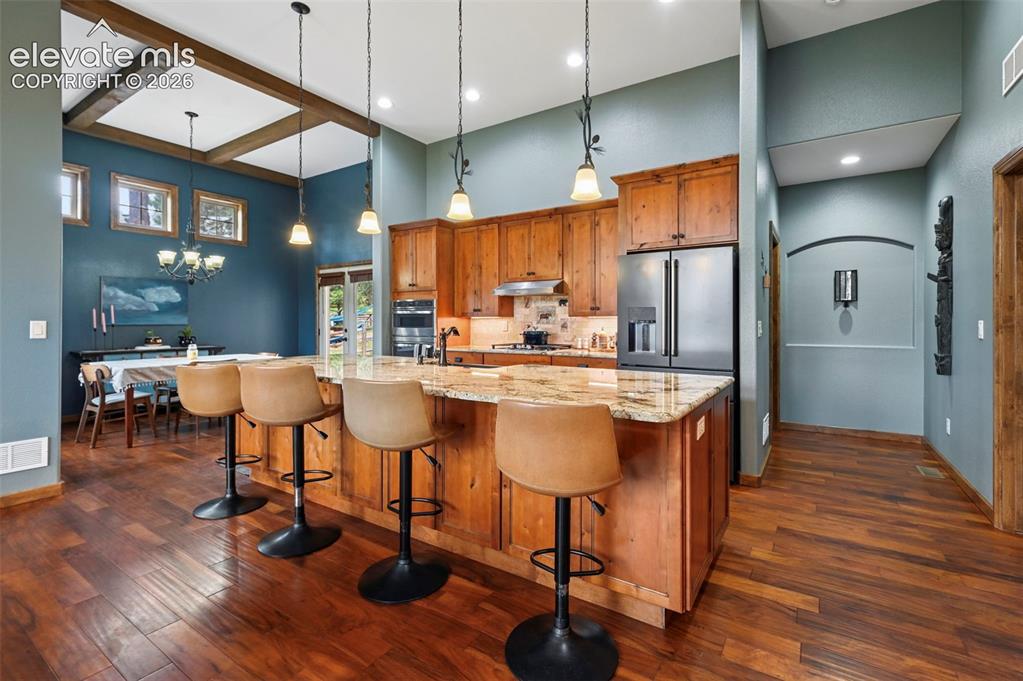Image 4 of 48: Kitchen