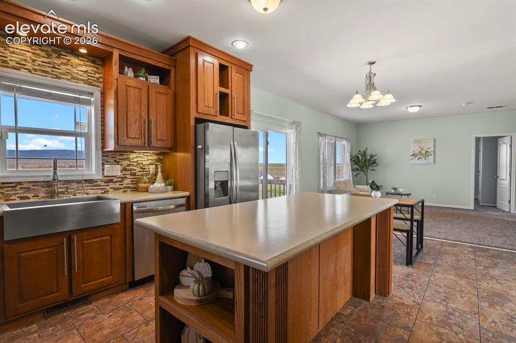Image 12 of 44: Kitchen