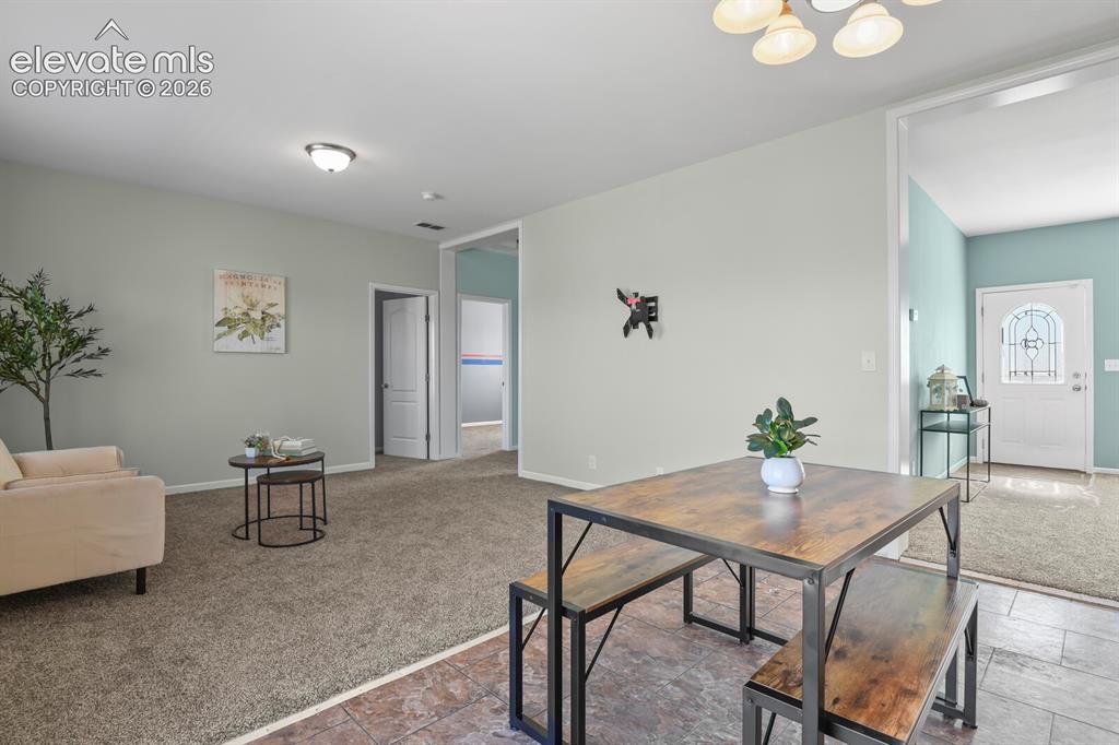 Image 14 of 44: Dining Area