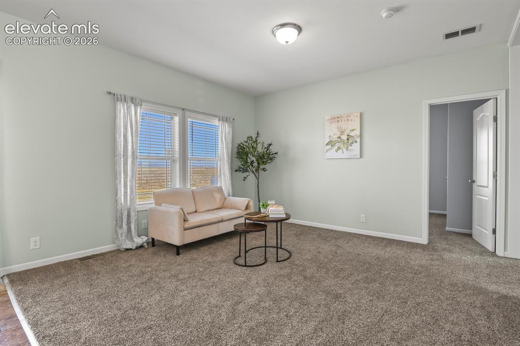 Image 16 of 44: Family Room