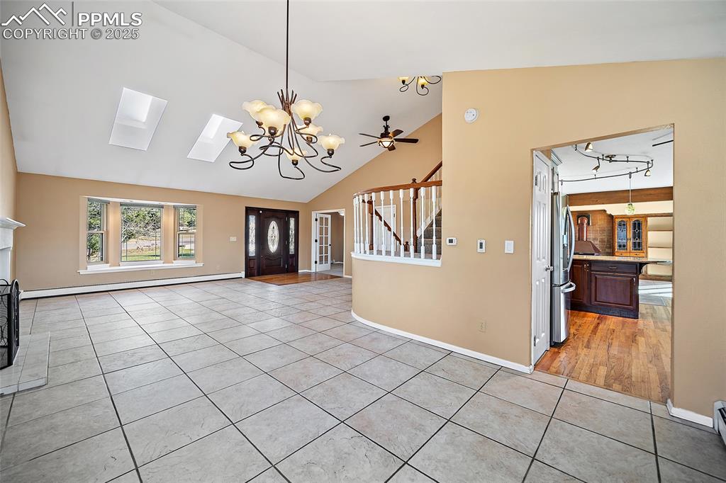 Image 6 of 50: Living Room