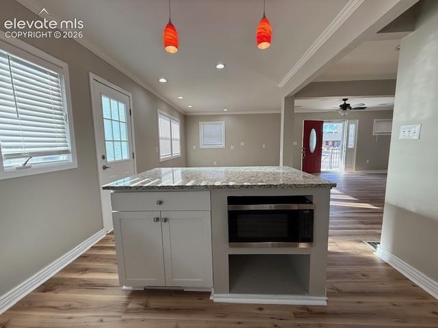Image 8 of 30: Kitchen
