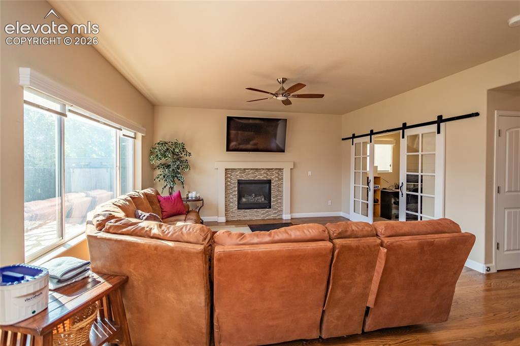 Image 13 of 46: Living Room