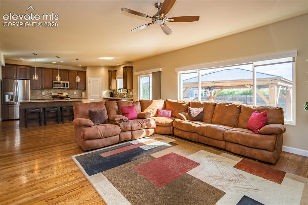 Image 14 of 46: Living Room