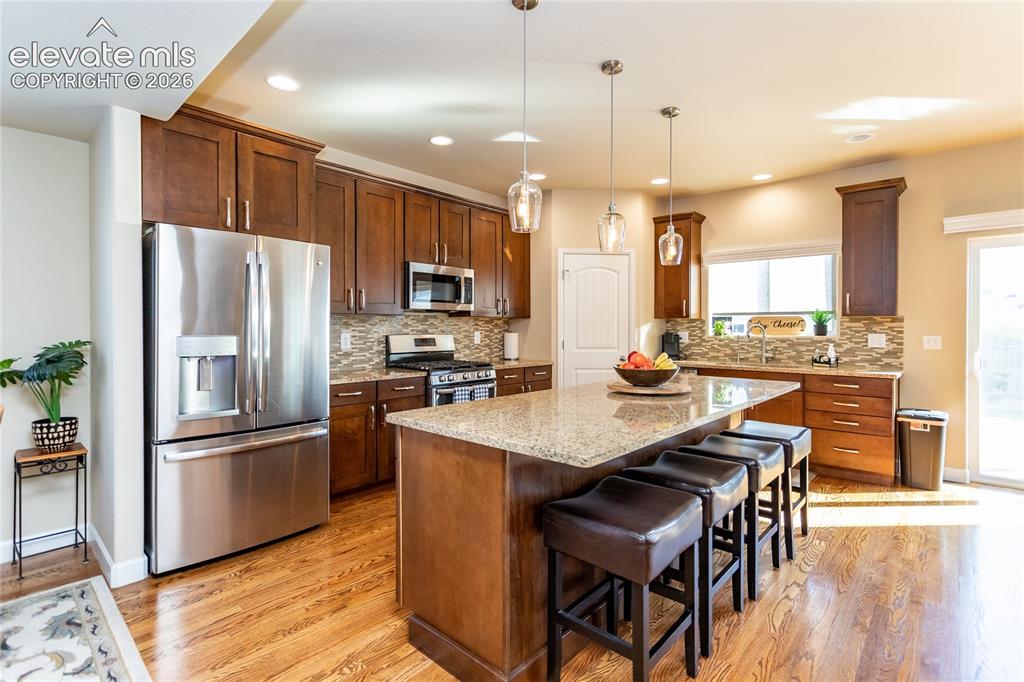 Image 7 of 46: Kitchen