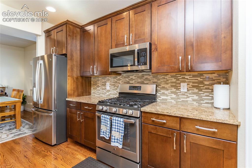 Image 9 of 46: Kitchen