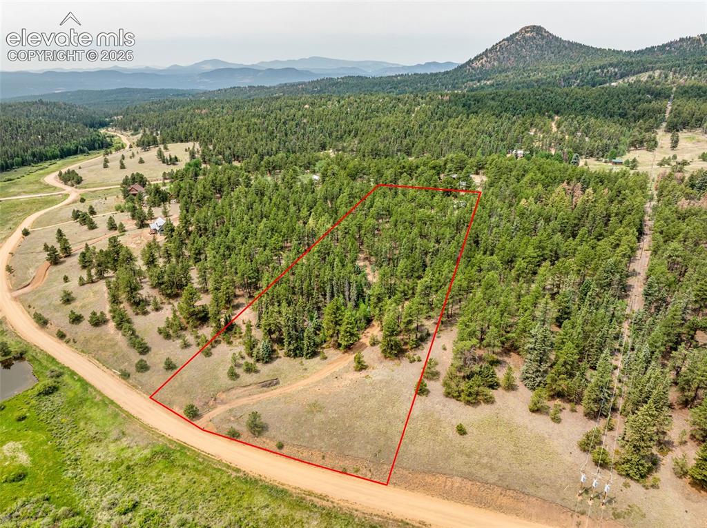 Image 18 of 21: Property Lines are approximate and not a survey