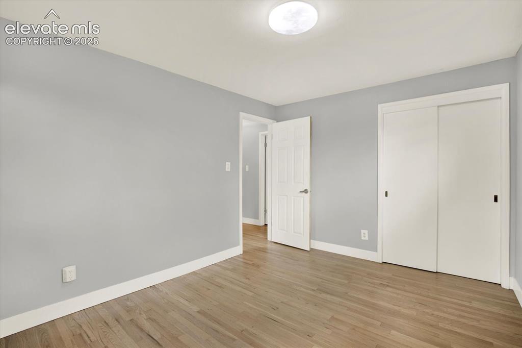 Image 19 of 45: Bedroom