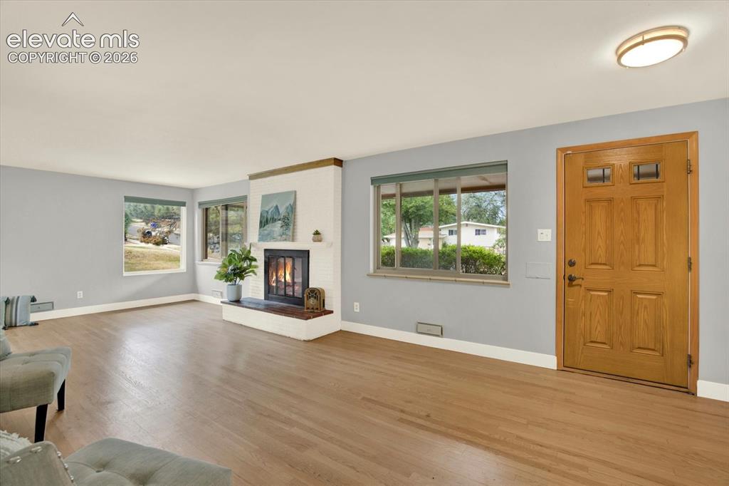 Image 6 of 45: Living Room