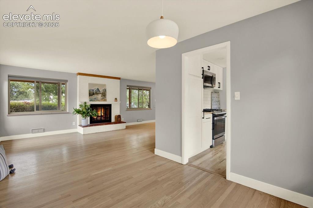 Image 9 of 45: Dining Room