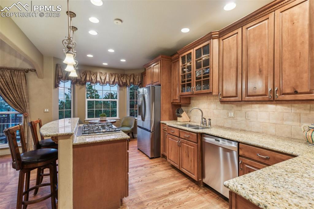 Image 13 of 47: Kitchen