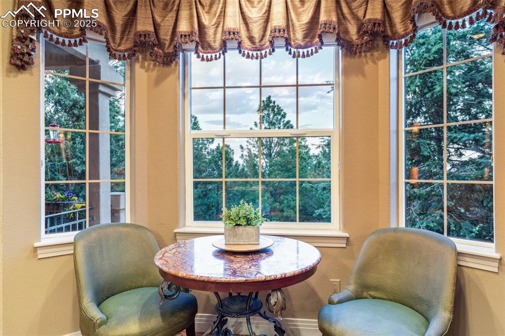 Image 15 of 47: Dining Area