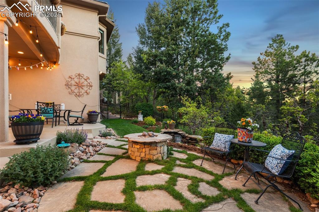 Image 18 of 47: Patio