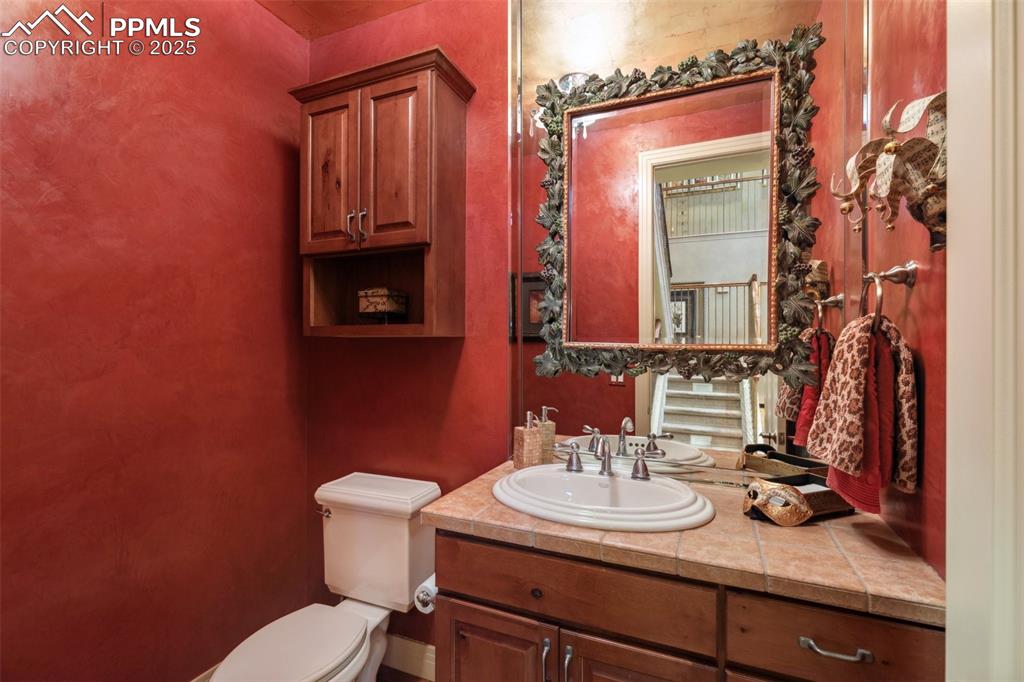 Image 20 of 47: Bathroom