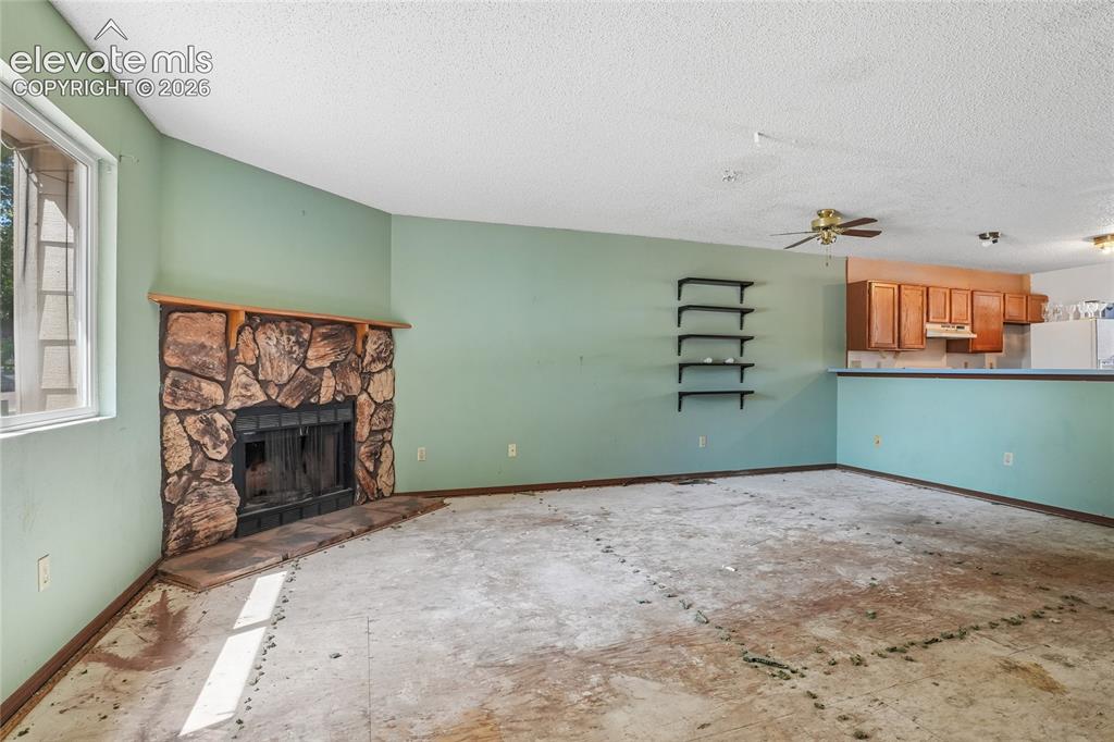 Image 8 of 39: Living Room