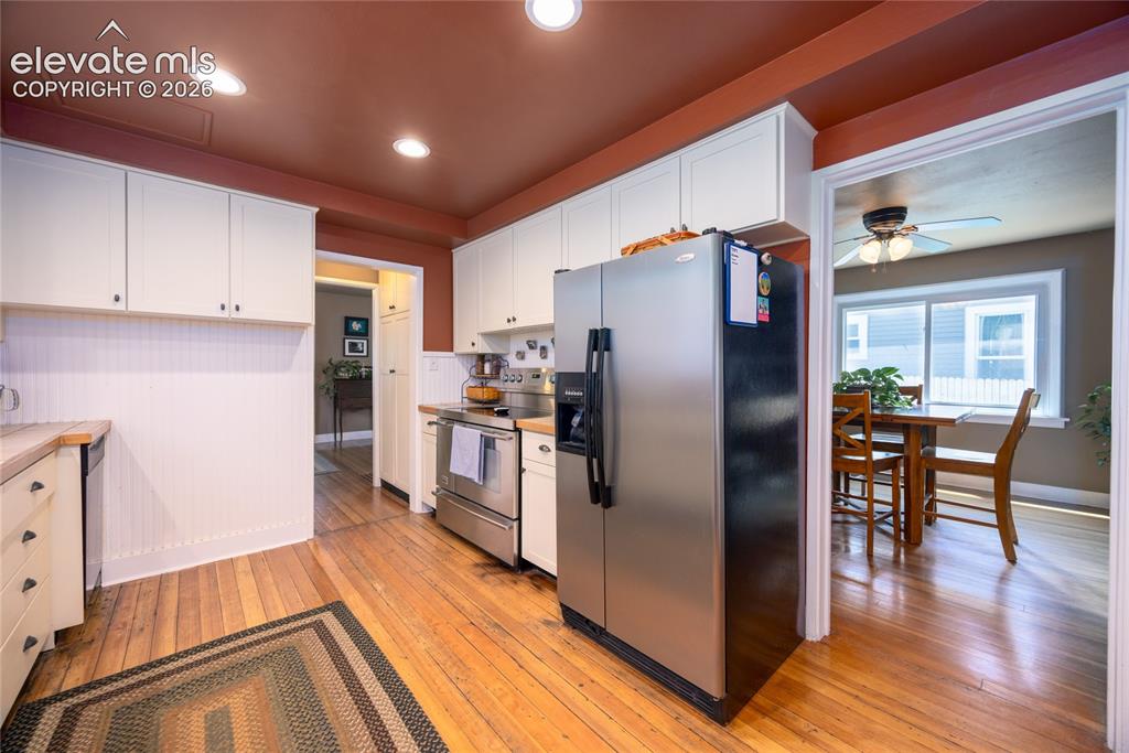 Image 13 of 45: Kitchen