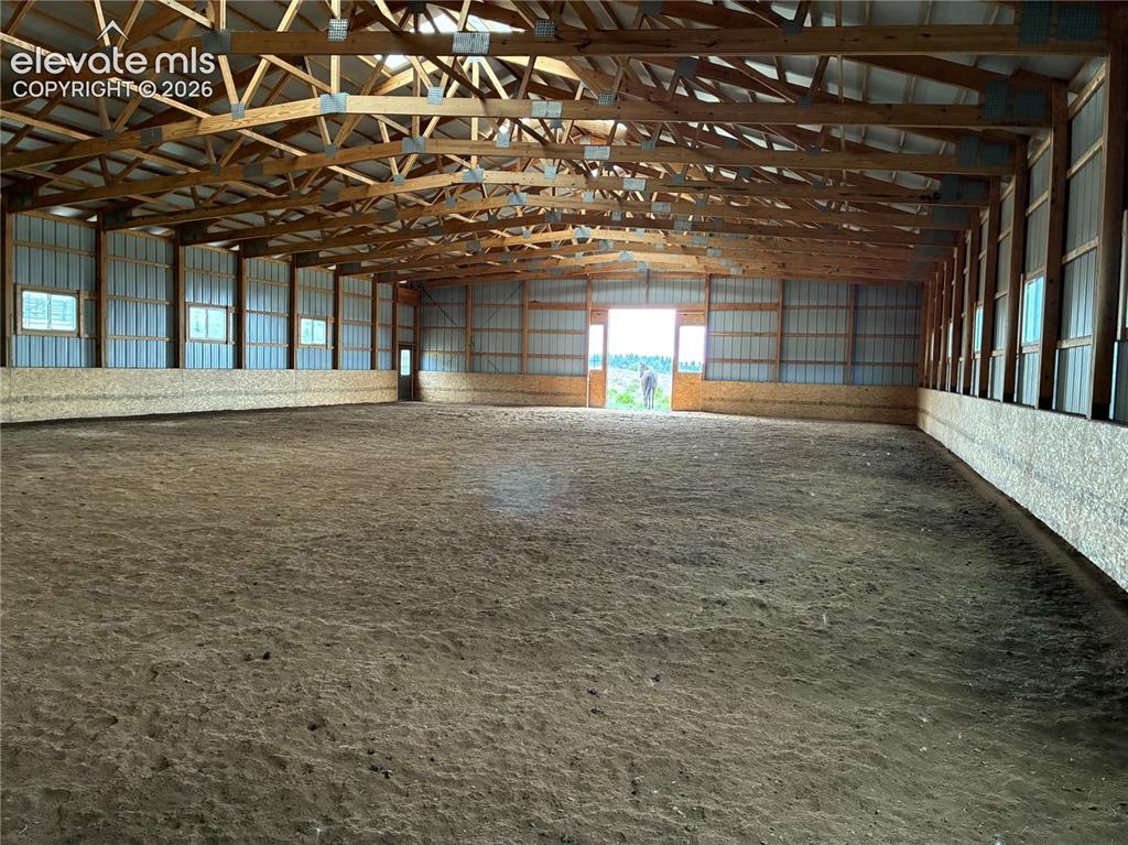 Image 4 of 50: Stable