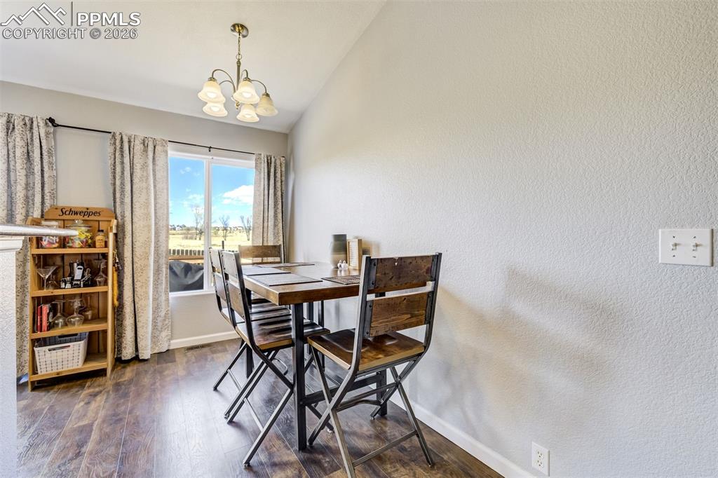 Image 13 of 34: Dining Area