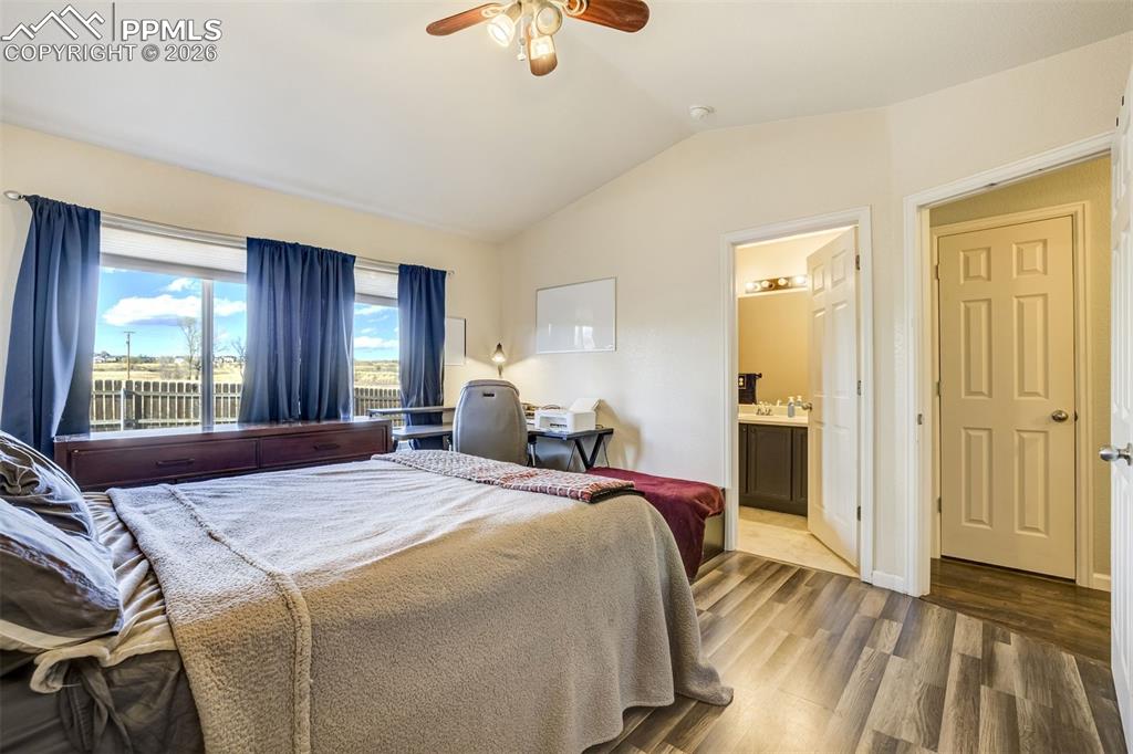 Image 20 of 34: Bedroom