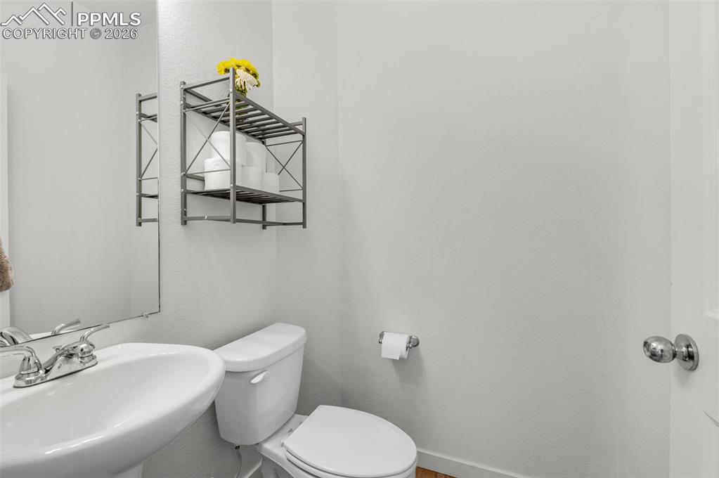 Image 11 of 25: Bathroom