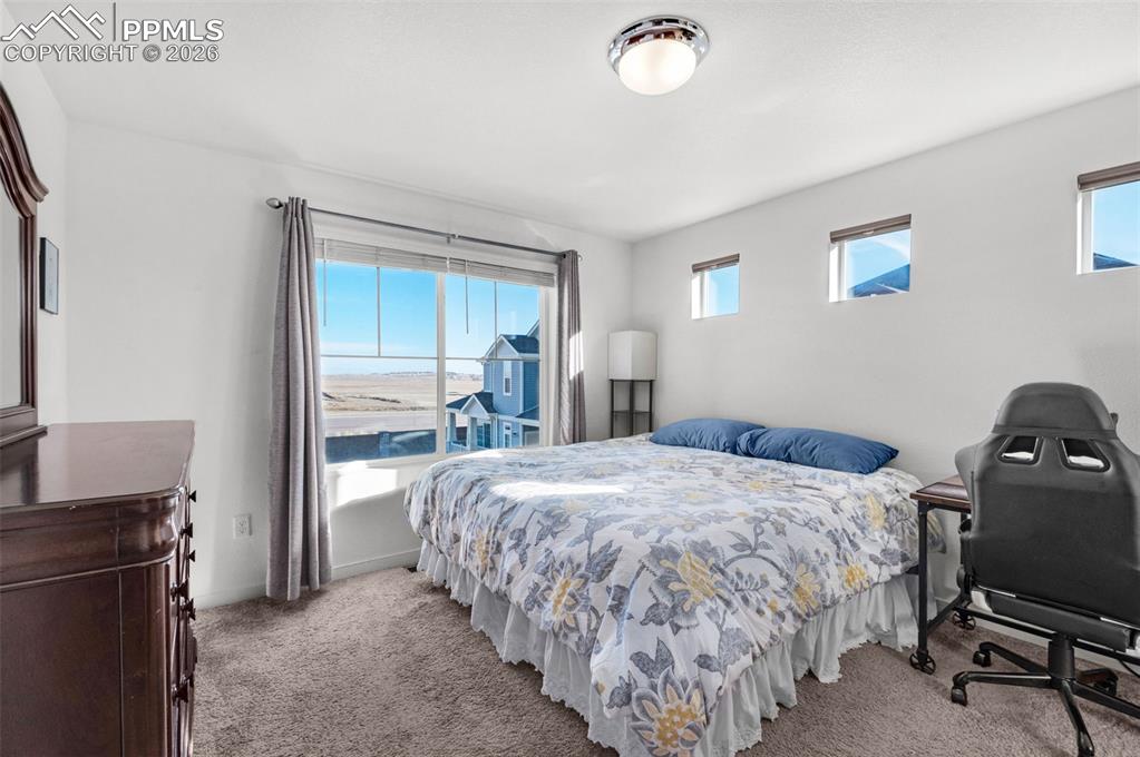 Image 12 of 25: Bedroom