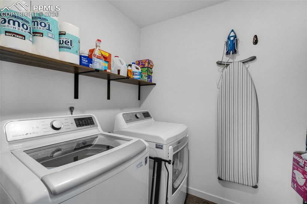 Image 22 of 25: Laundry