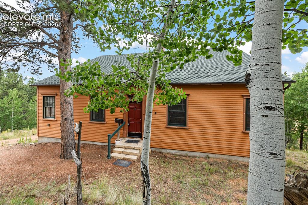 Image 5 of 50: Front of Structure