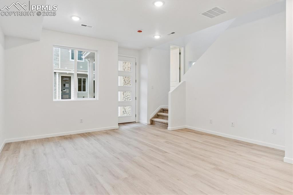 Image 2 of 20: Living Room