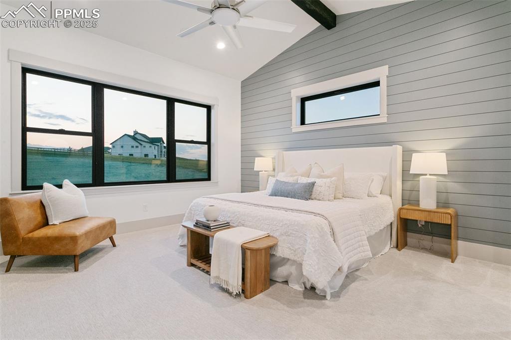 Image 18 of 50: Bedroom