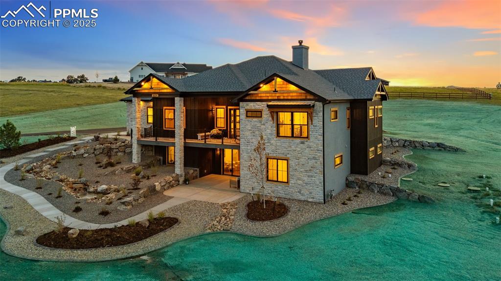 Image 2 of 50: Back of Structure