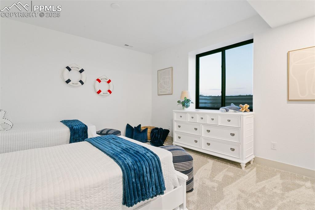 Image 25 of 50: Bedroom