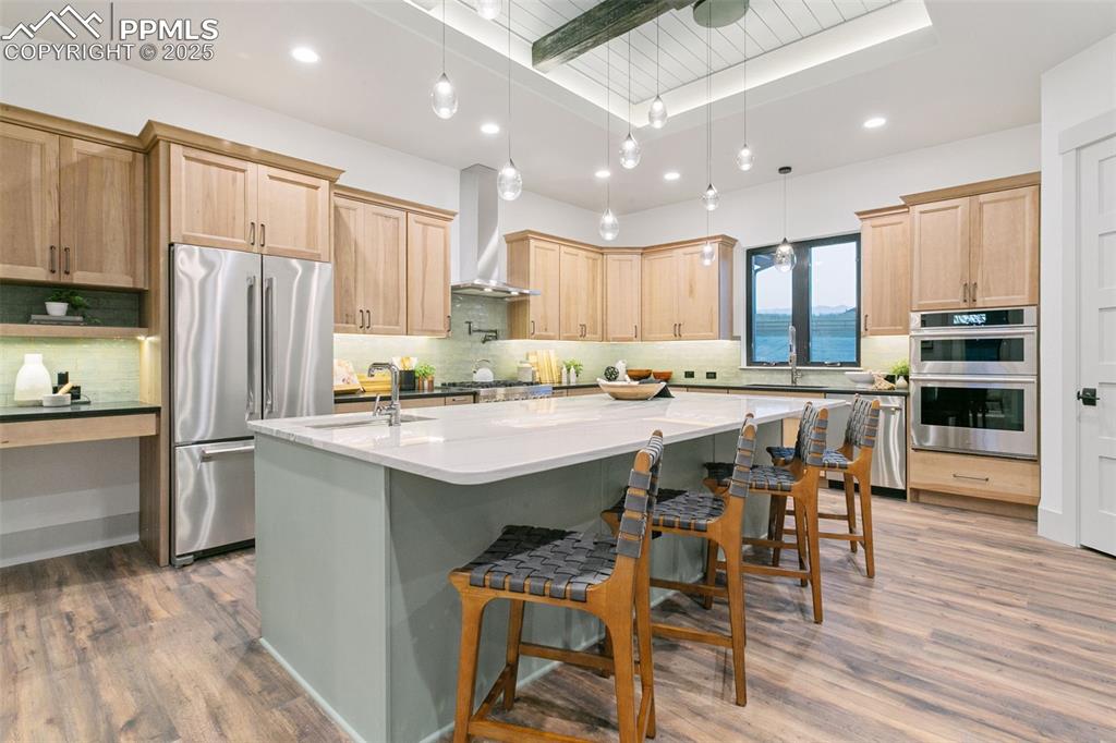 Image 3 of 50: Kitchen