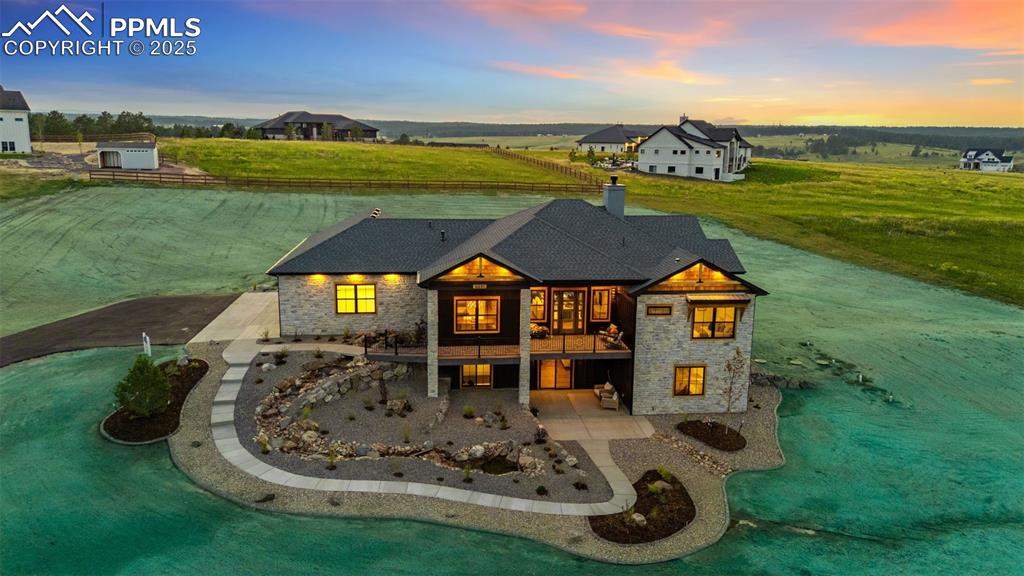 Image 41 of 50: Back of Structure