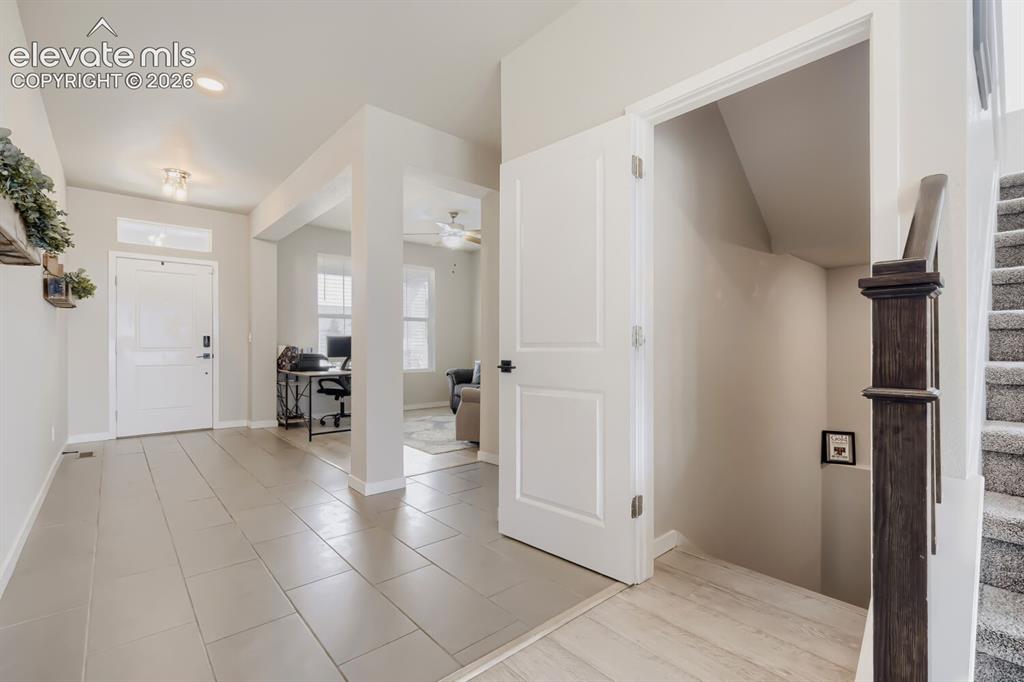 Image 15 of 48: Entry