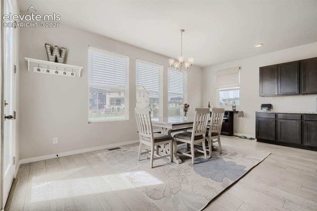 Image 9 of 48: Dining Area