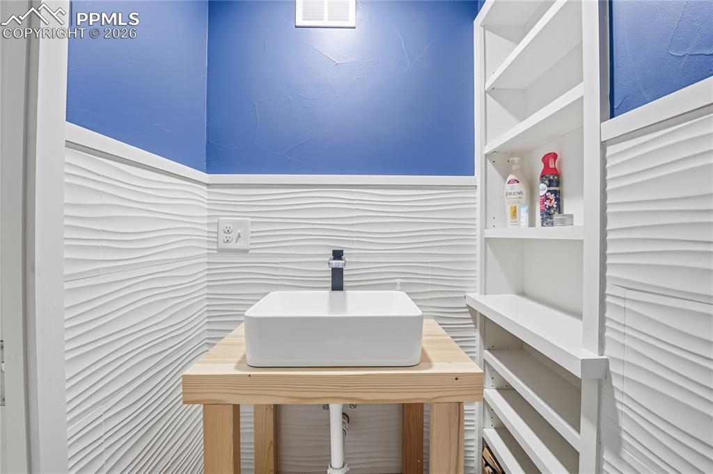 Image 13 of 45: Main Level Half Bath