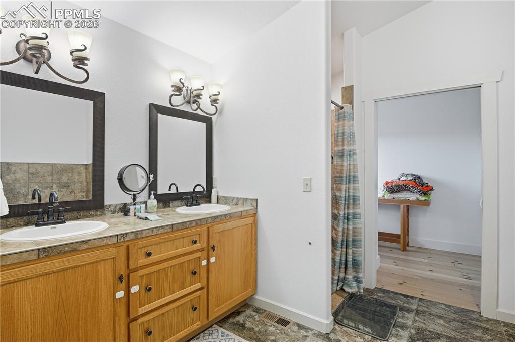 Image 25 of 45: Primary Suite 5 PC Bath