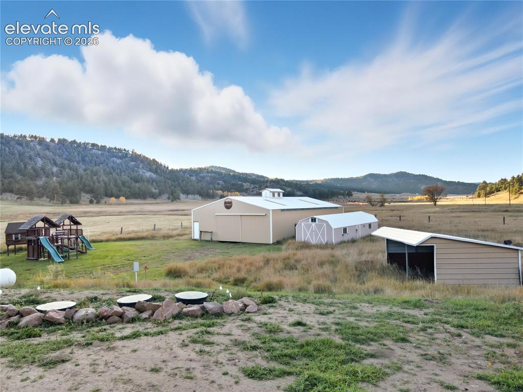 Image 39 of 45: , Mountain View, back View,