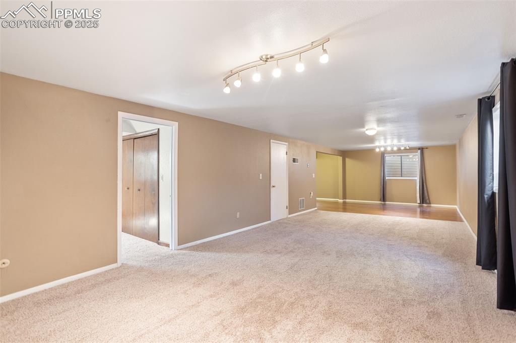 Image 21 of 35: Family Room