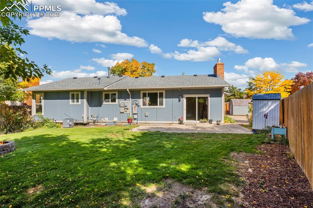 Image 27 of 35: Back of Structure