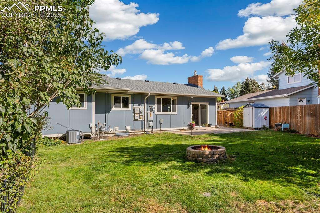 Image 28 of 35: Back of Structure