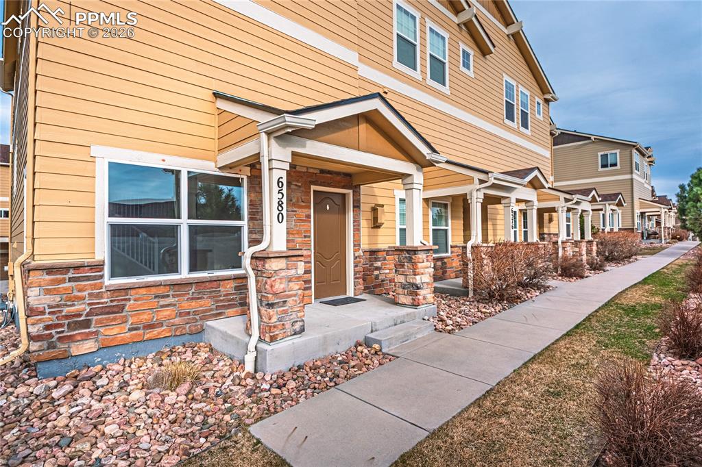 Image 2 of 36: Entry