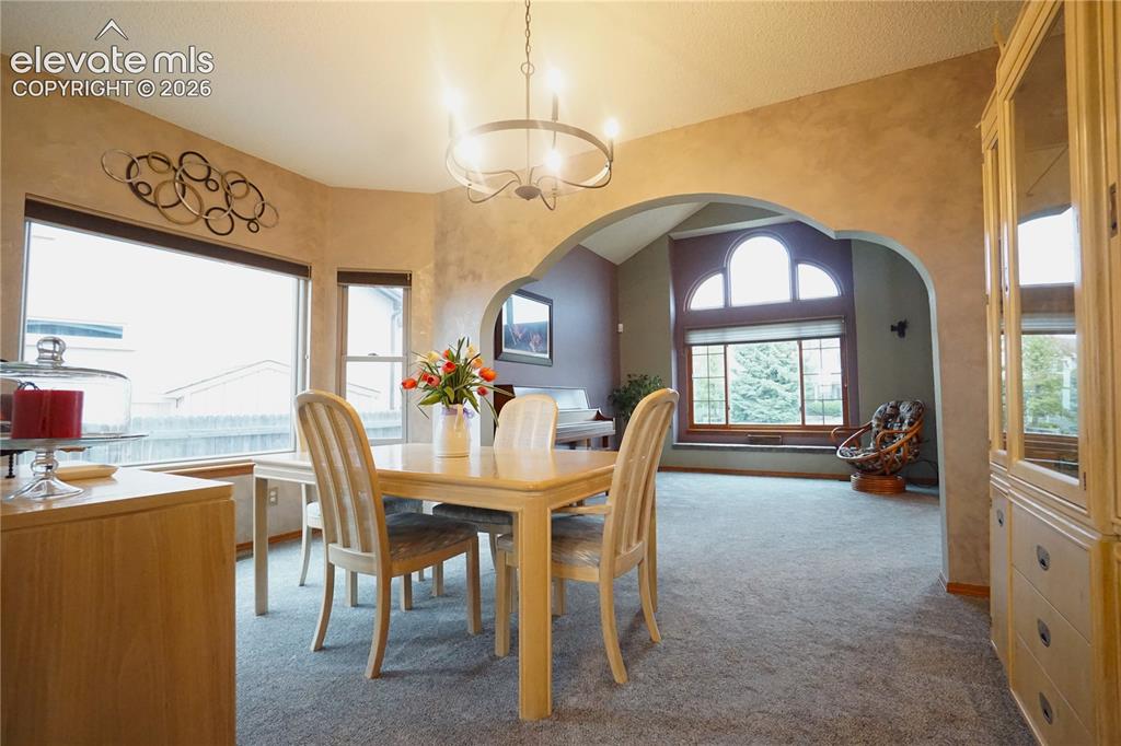 Image 12 of 50: Dining Area