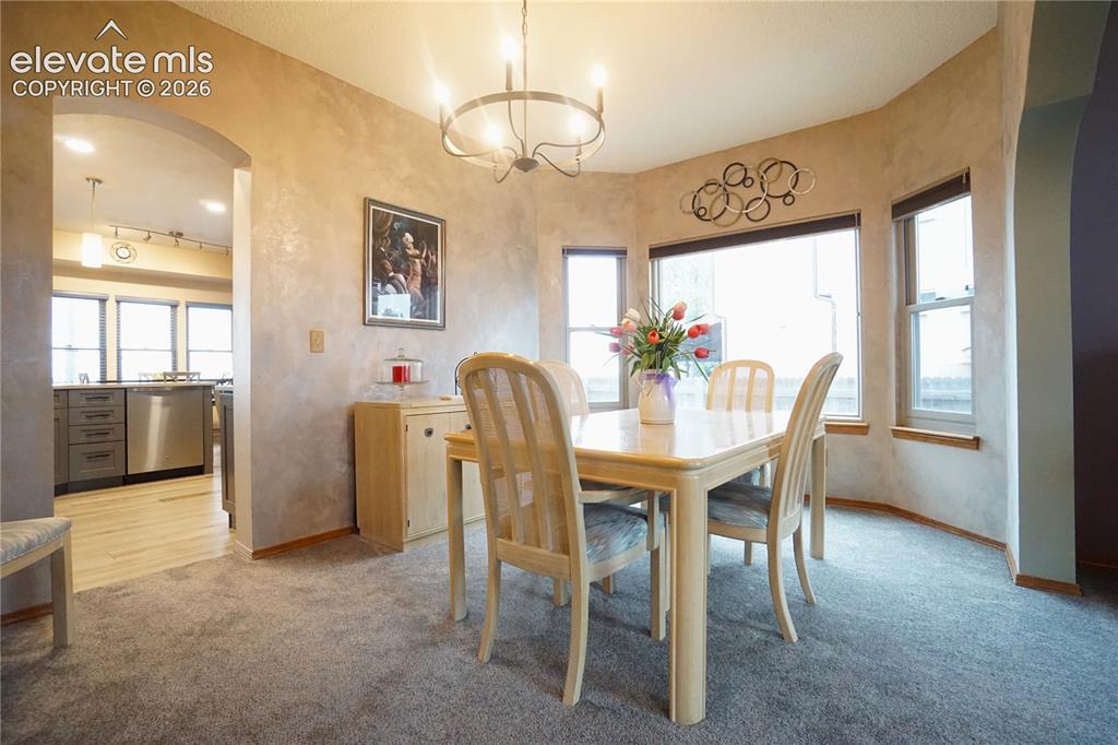 Image 13 of 50: Dining Area