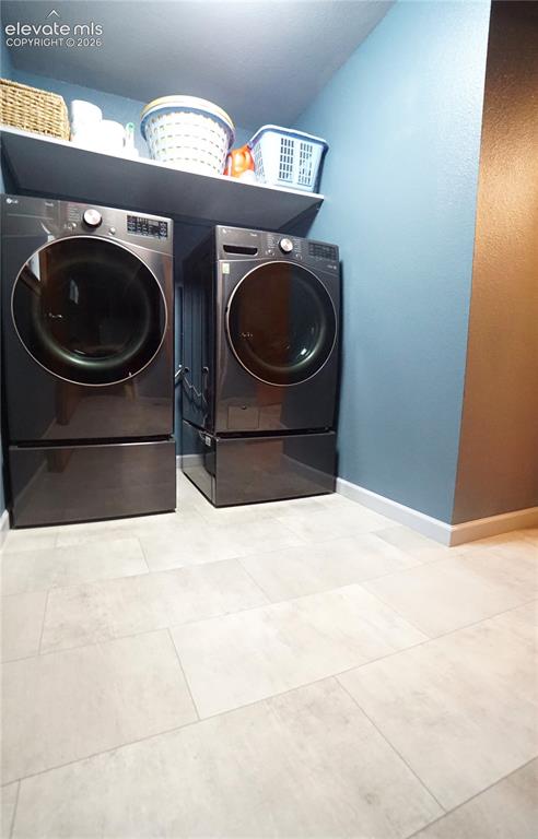 Image 27 of 50: Laundry