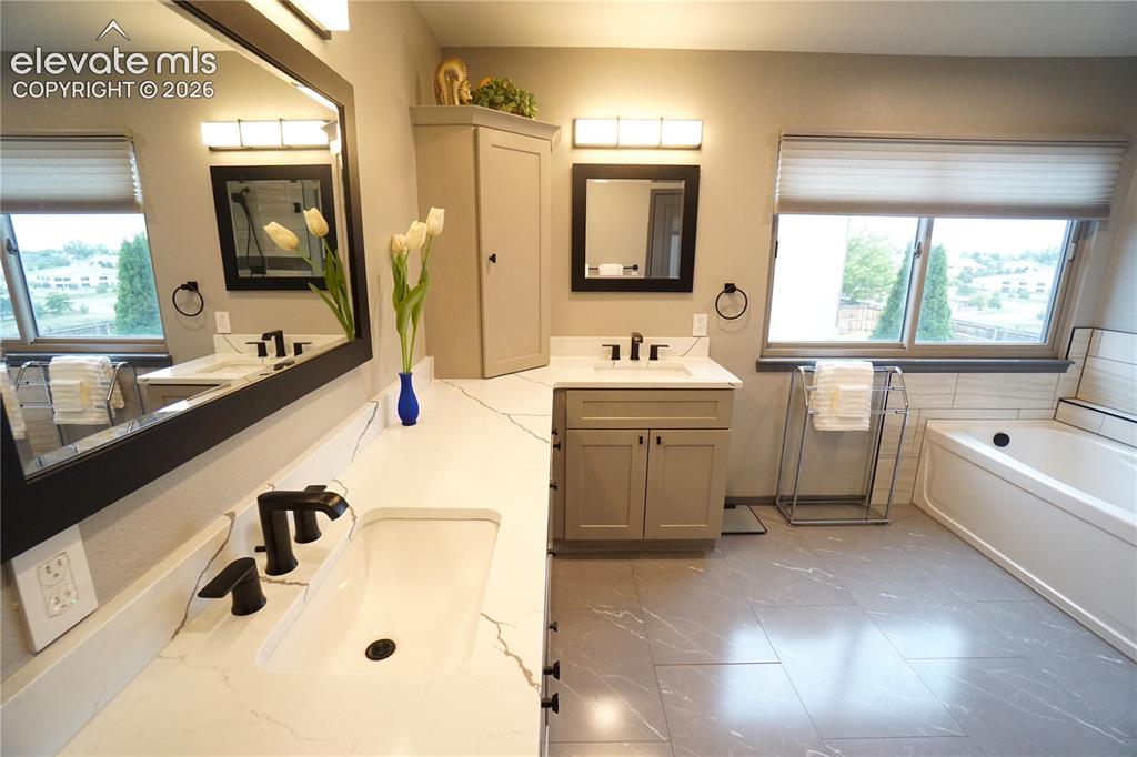 Image 44 of 50: Bathroom