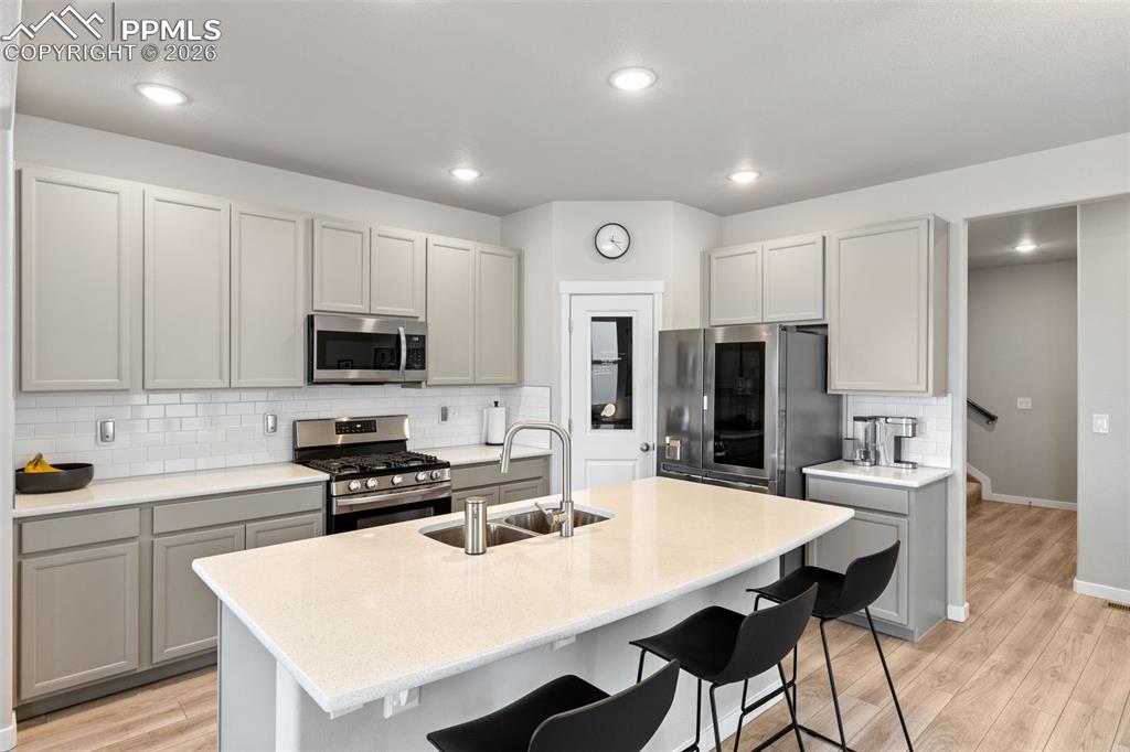 Image 11 of 41: Kitchen