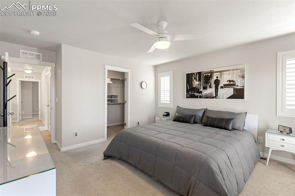 Image 18 of 41: Bedroom