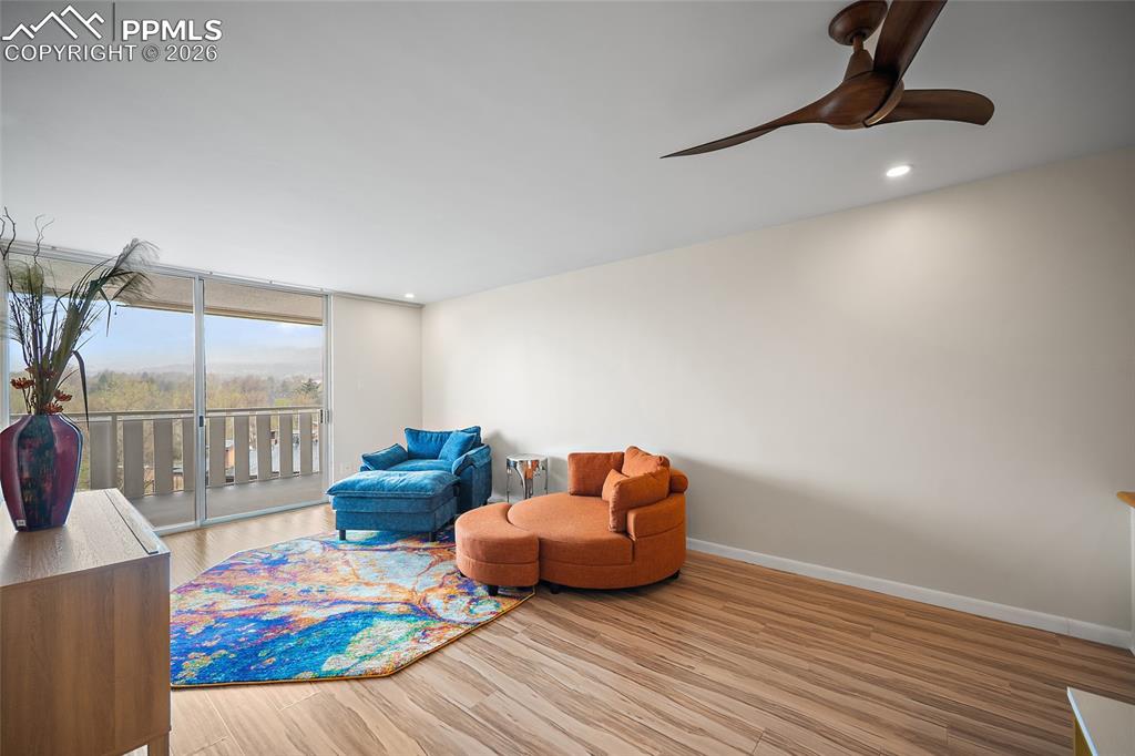 Image 16 of 41: Living Room